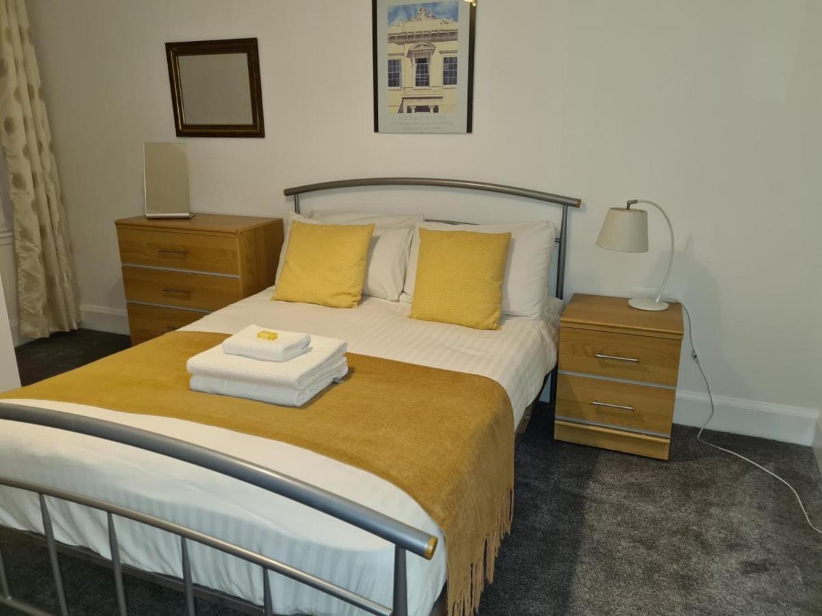 4 New Assembly Close - Royal Mile * EDI